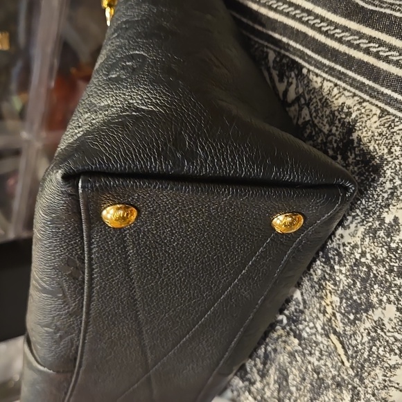 Louis Vuitton Monogram Empreinte V Tote MM Noir - Like New - Picture 5 of 17